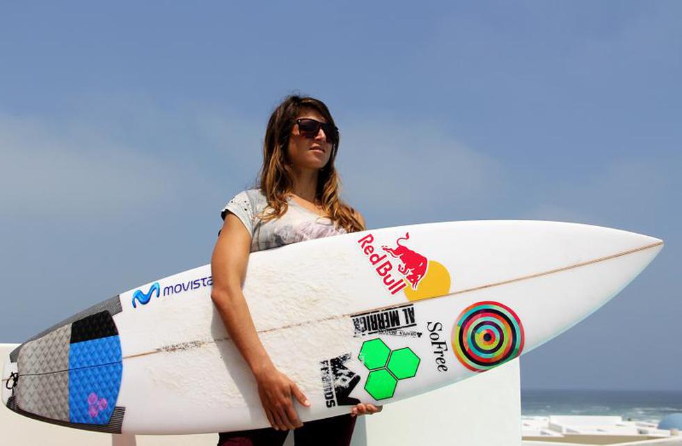 La 'gringa' Sofía Mulanovich anuncia su retiro del surf a fin de año