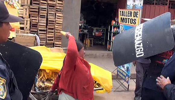 Juliaca: desalojan a vendedores de los alrededores del mercado Las Mercedes