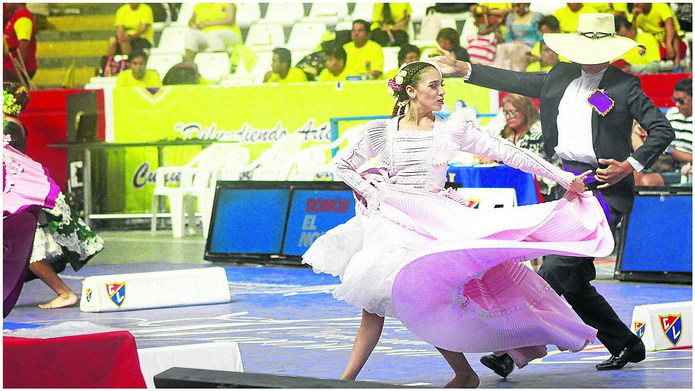 Concurso nacional y mundial de marinera finaliza hoy en el coliseo Gran Chimú