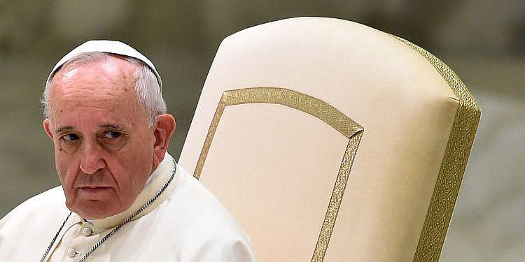 Supuesto periódico del vaticano critica al papa Francisco