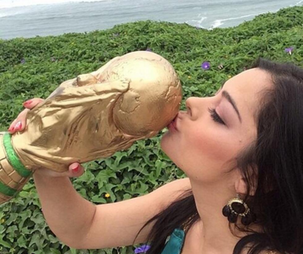 Brasil 2014: Larissa Riquelme calienta el Mundial con sexis fotos