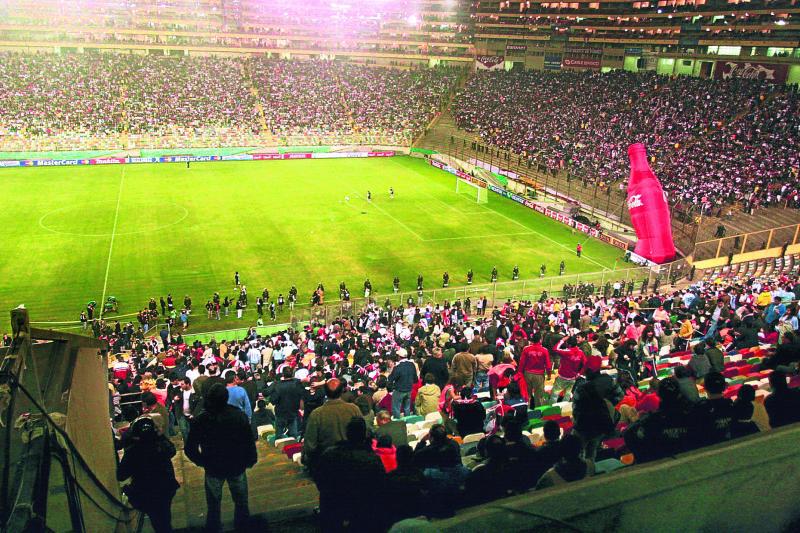 Universitario de Deportes no tiene rival para la "Noche crema"