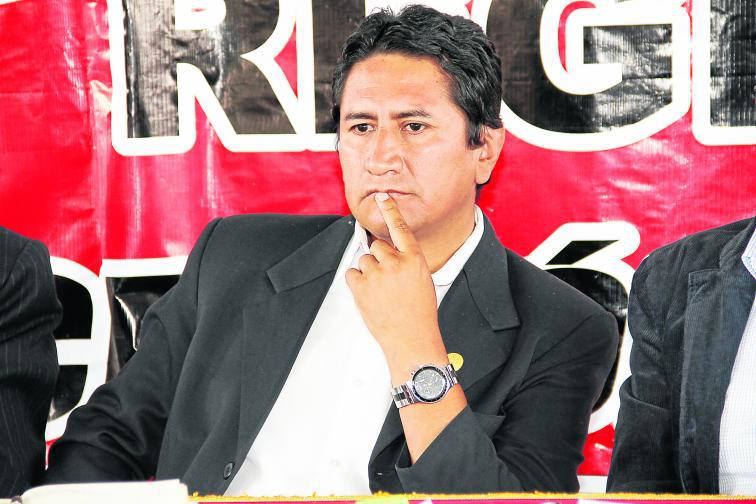 Martín Belaunde pone en aprietos a Vladimir Cerrón 