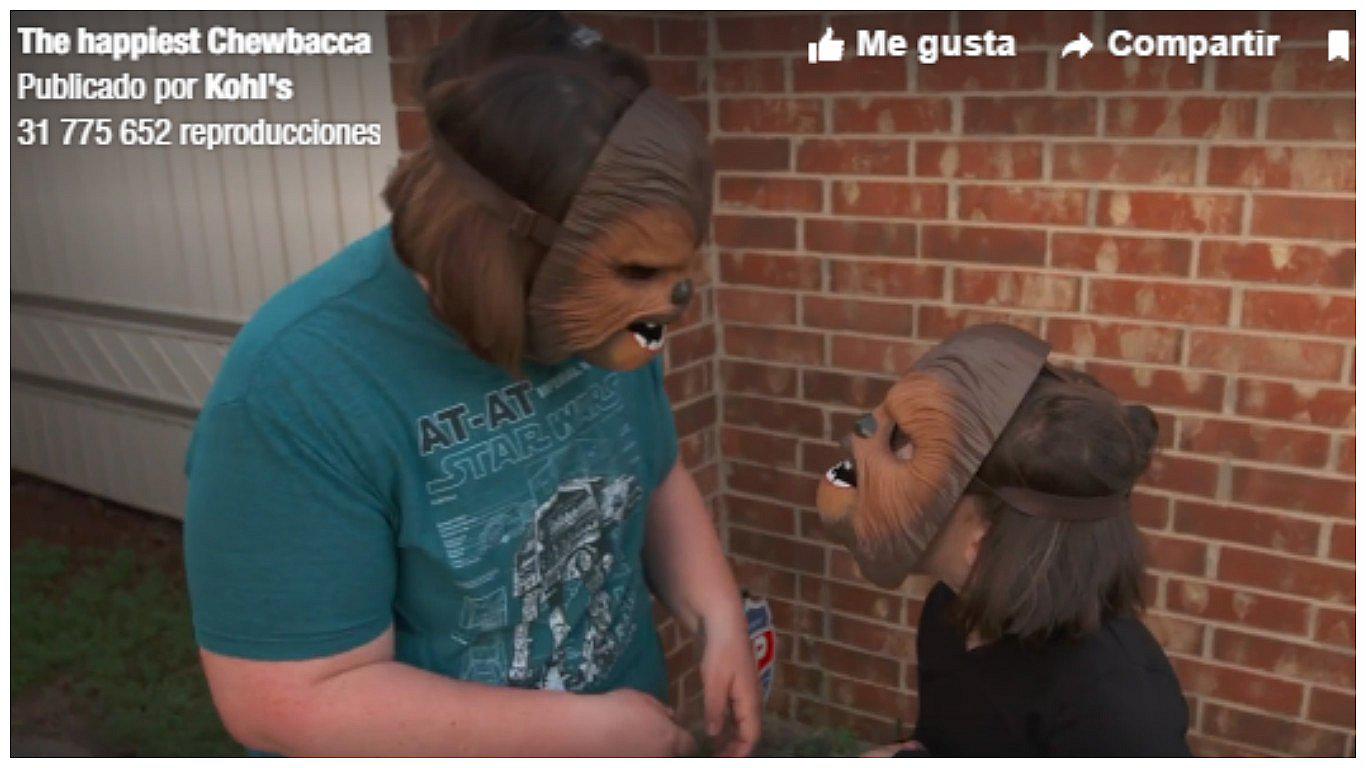 Facebook: Mujer que imitó a "Chewbbaca" también les puso máscaras a sus hijos (VIDEO)