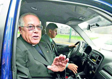 Monseñor Bambarén: "Santos es intolerante"