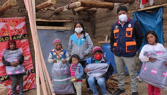 Madre y cinco hijos viven sin techo en Pilcocancha