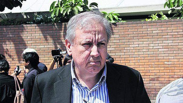 Citan a exministro Hernán Garrido-Lecca en juicio contra Rómulo León