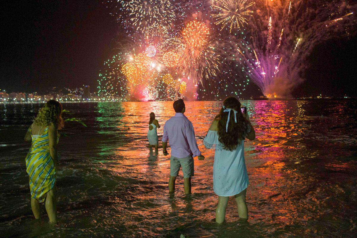 La emblemática ciudad brasileña de Río de Janeiro cerró el 2019 con un nuevo récord en su tradicional fiesta de Año Nuevo. (AFP)