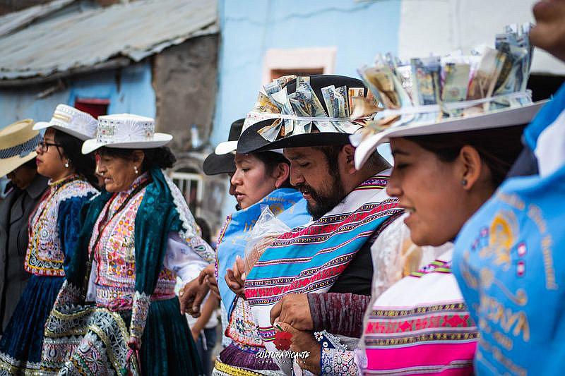 Jóvenes difunden la cultura ancestral