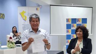 Electo gobernador de Ayacucho firmó pacto de gobernabilidad