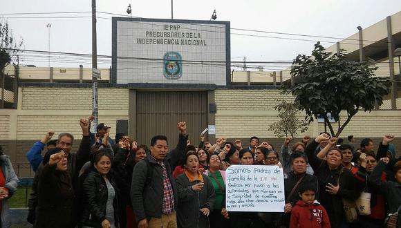 ​Los Olivos: padres protestan por obras frente a colegio