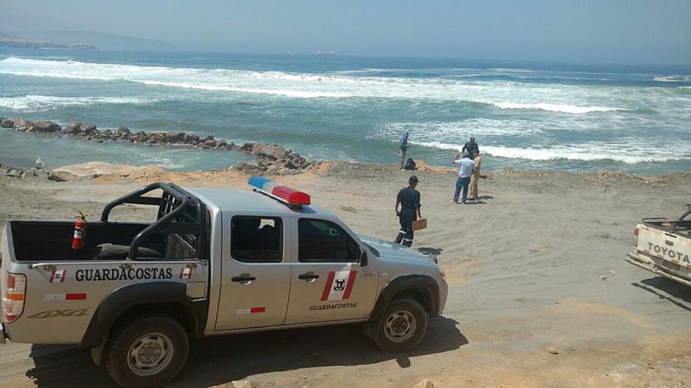 Rellenan con rocas una playa de Arequipa y pobladores protestan (FOTOS Y VIDEO)