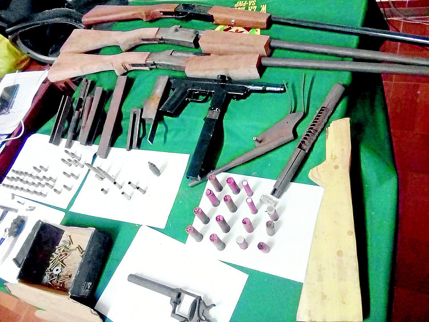 Encuentran taller donde se fabricaban armas y retienen a una mujer