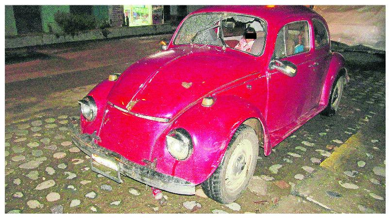 Jauja: Auto ‘sapito’  choca y hace volar a emolientero