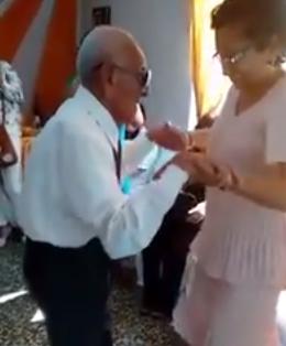 YouTube: Anciano de 104 años sorprende por su destreza en el baile en Tumbes (VIDEO)