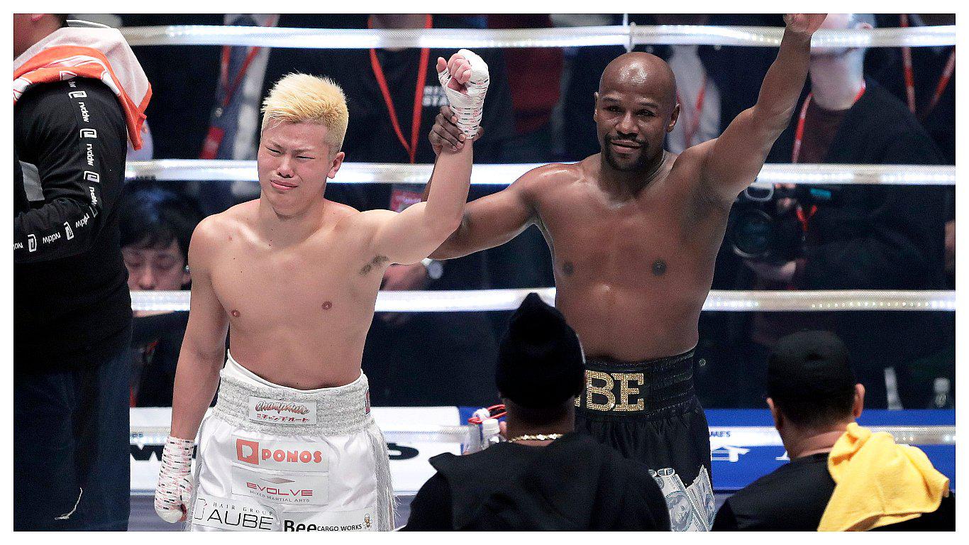 ​Tenshin Nasukawa lloró desconsoladamente luego de perder ante Floyd Mayweather (VIDEO)