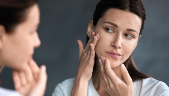 Los especialistas en el cuidado de la piel coinciden en que los 25 años es la edad perfecta para iniciar con una rutina de cuidado de la piel. (Foto: Shutterstock)