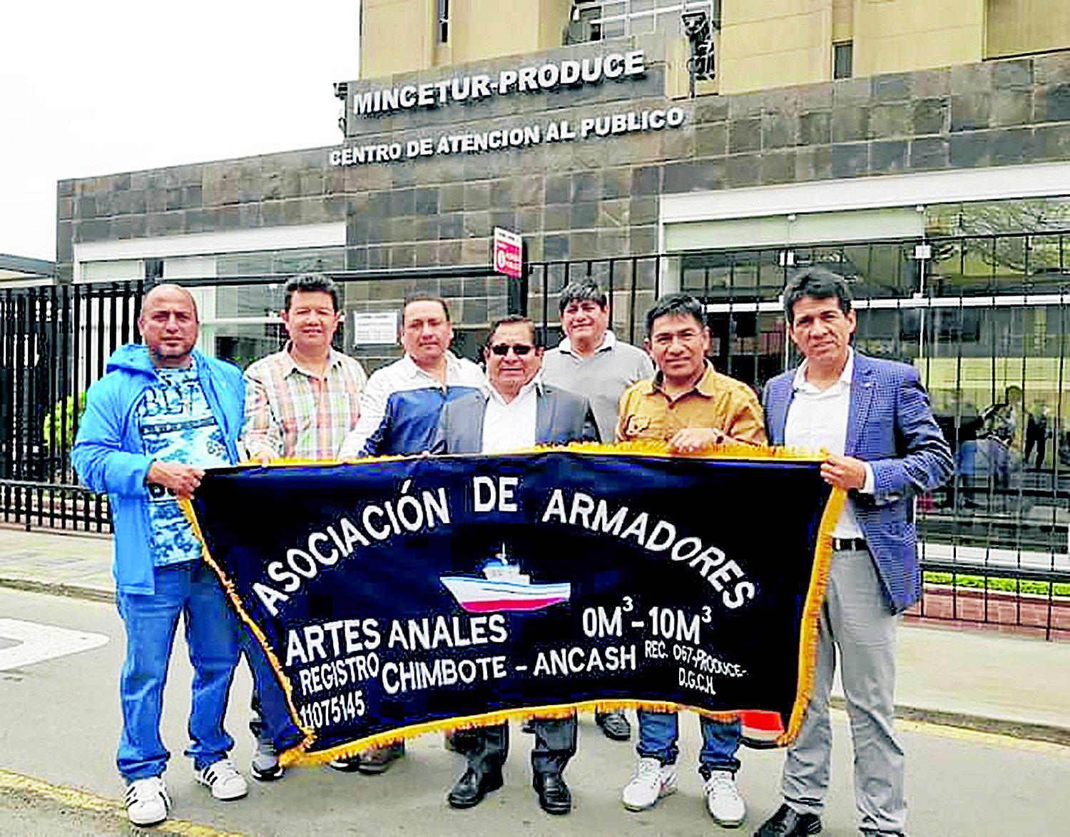 Pescadores cuestionan a gobernador, Luis Gamarra