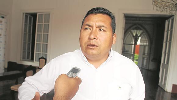 La Libertad: Alcalde de Huanchaco dijo que fuera del trabajo sí puede hacer política 