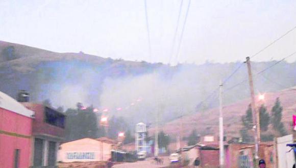 Incendio arrasa con 40 hectáreas de pastizal y árboles  (VIDEO)