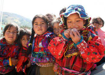 Niños y adolescentes indígenas son los más  perjudicados por la desigualdad en el país