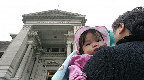Aprueban formulario que junta demandas de paternidad y alimentos en favor de menores