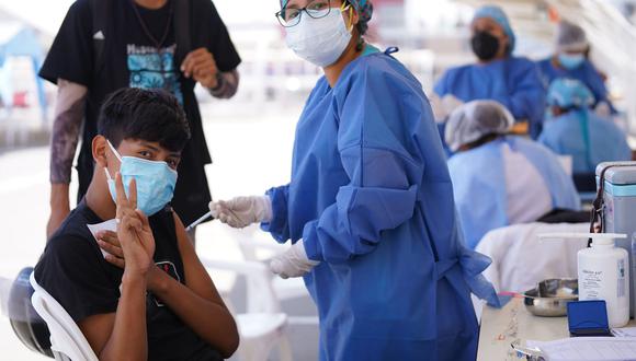 Ica inicia vacunación a adolescentes mayores de 12 años en la región