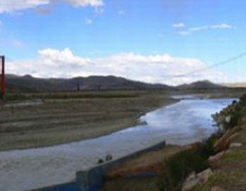 Combi cae al río Ramis en carretera Juliaca - Huancane