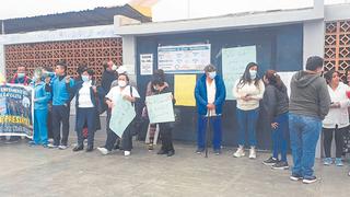 Pacientes perjudicados por paro de trabajadores del Hospital La Caleta de Chimbote