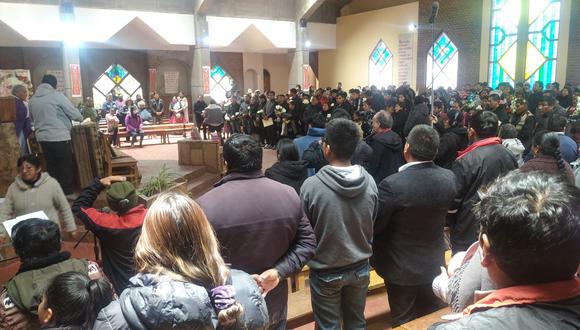 Familiares de víctimas participaron en misa. Foto/Feliciano Gutiérrez.