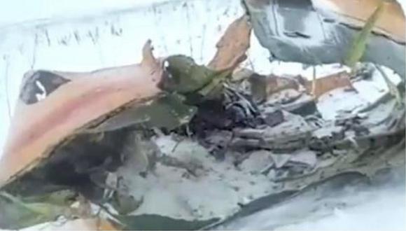 Confirman la muerte de los 71 pasajeros del avión ruso estrellado cerca de Moscú (VIDEO)