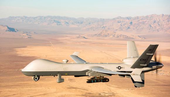 Un dron MQ-9 Reaper sobrevuela el campo de pruebas y entrenamiento de Nevada, Estados Unidos, el 14 de enero de 2020. (Foto referencial, WILLIAM ROSADO / US AIR FORCE / AFP).