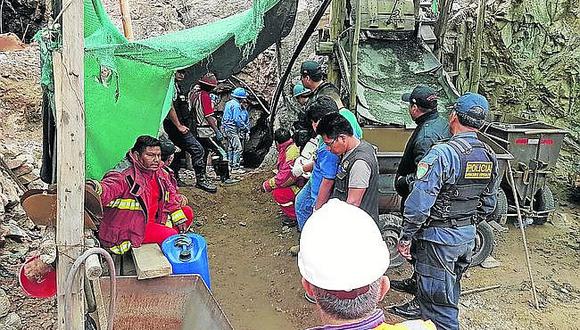Mineros: Rescatistas encontraron el cuerpo de uno de los 7 mineros sepultados en mina de Acarí