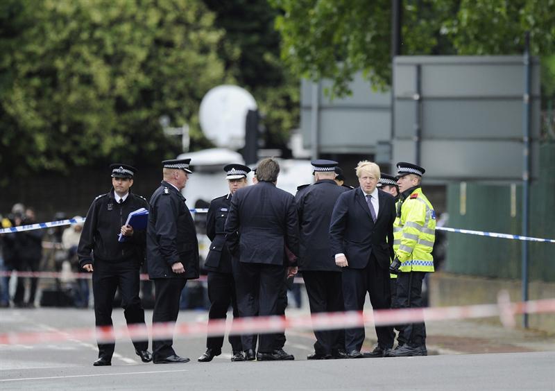 Colectivos musulmanes condenan asesinato de soldado en Londres