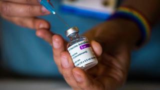 Coronavirus: Agencia Europea de Medicamentos aprueba vacuna de AstraZeneca para mayores de 18 años