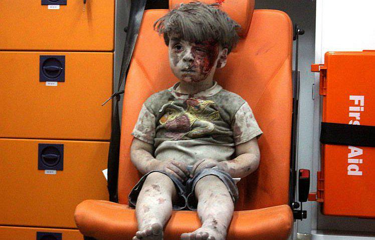 Así está ahora Omran Daqneesh, el niño símbolo de la guerra en Siria (FOTOS)