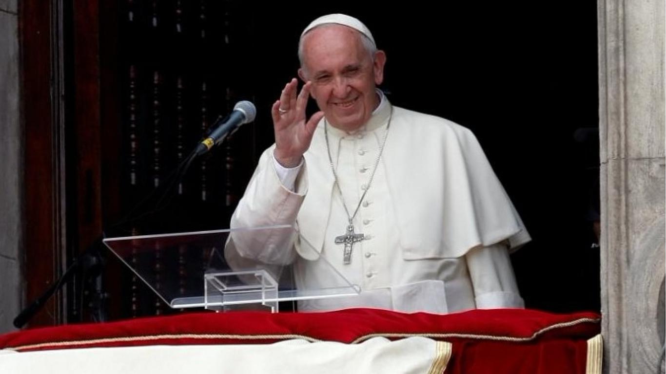 Abismales diferencias entre visitas del Papa a Perú y Chile 