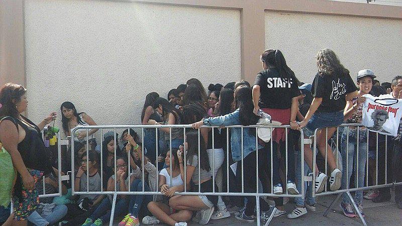 ​Justin Bieber: Se registra caos en exteriores del Estadio Nacional por concierto (VIDEO)