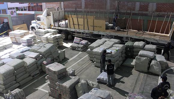 Policías de Moquegua recuperan $50 mil en ropa de contrabando (FOTOS)