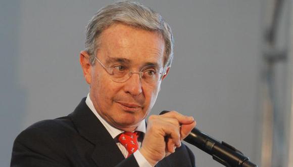 Uribe: negociaciones de paz con las FARC son "una bofetada a la democracia"