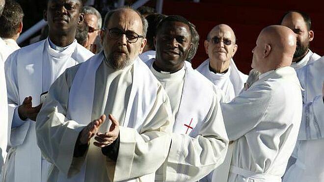 El Vaticano observa la posibilidad de ordenar sacerdotes casados en la Amazonía (VIDEO)