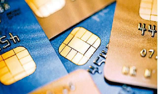 Tarjetas de crédito y débito deberán contar con un chip