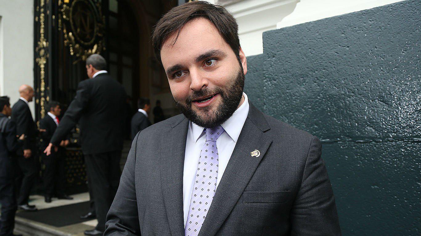 Congresista Alberto de Belaunde reveló que es homosexual