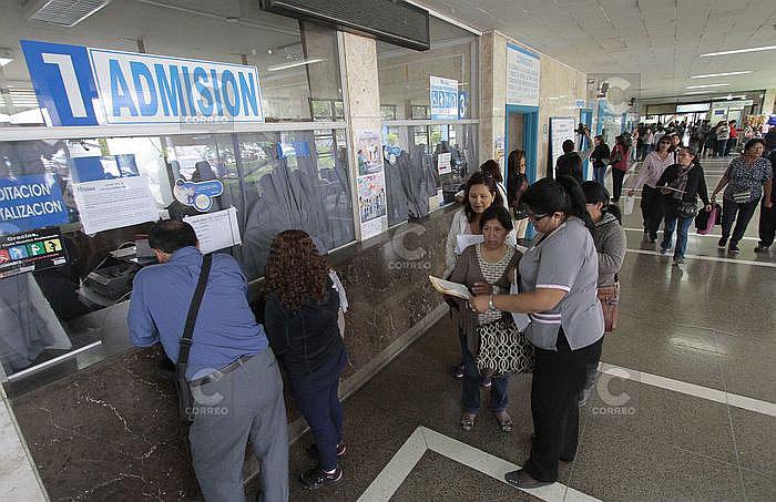 Tres mil pacientes de Essalud se quedan hoy sin atención por paro de trabajadores