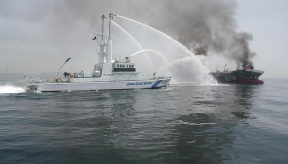 Japón: Barco de carga explotó frente a las costas del país