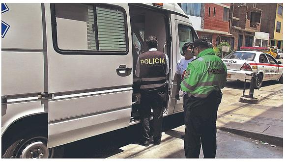 San Martin de Porres: Roban equipos de una ambulancia en servicio