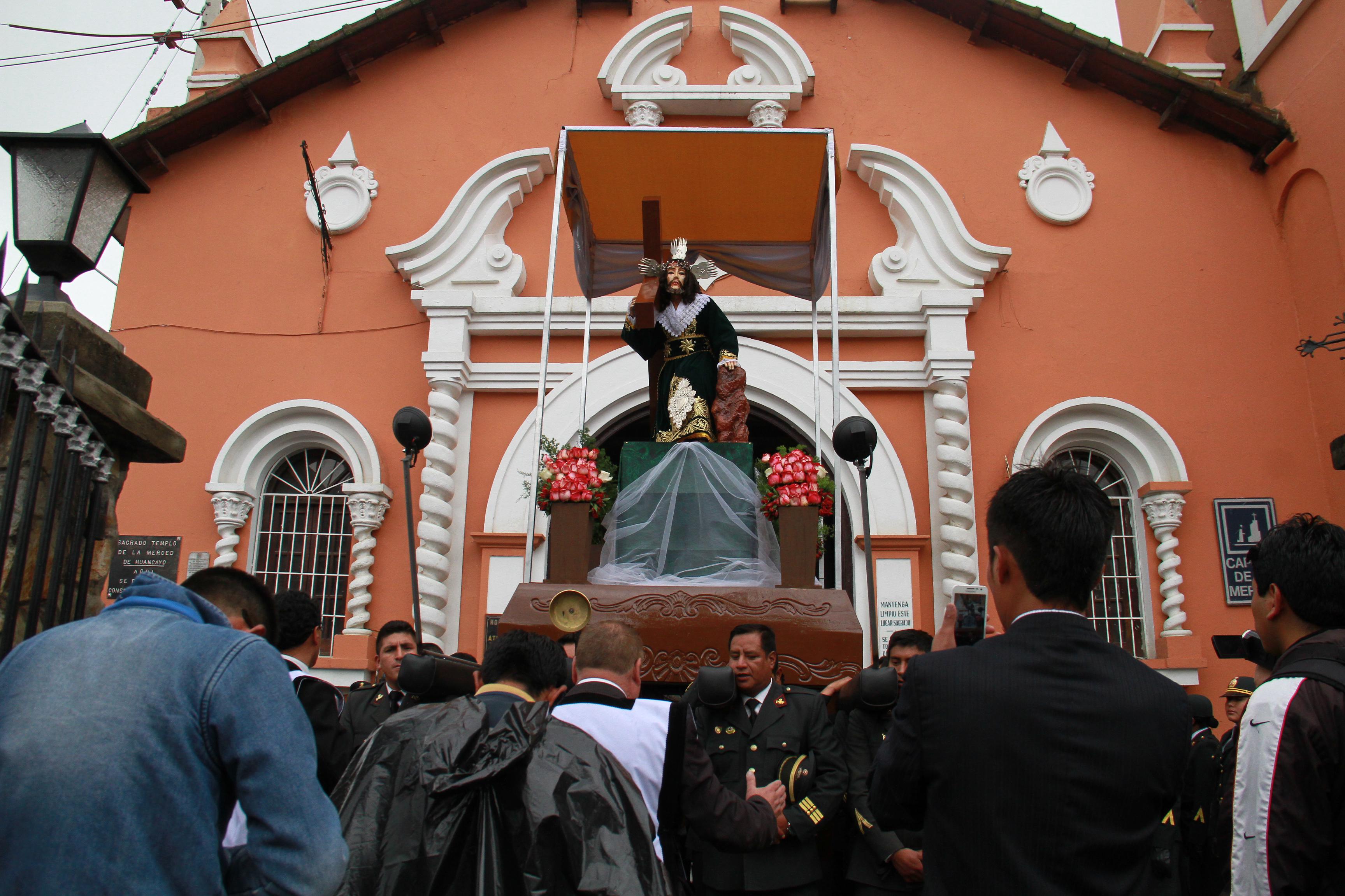 Semana Santa: Recorrido de Jesús Nazareno en Huancayo fue un verdadero vía crucis (VIDEO)