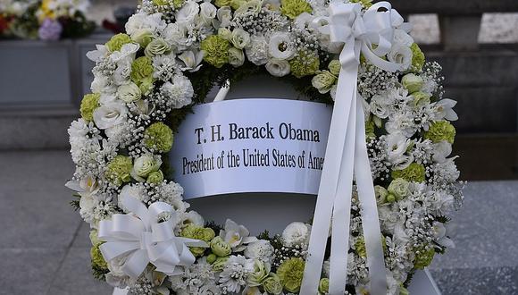 Barack Obama deposita una corona de flores en el cenotafio de Hiroshima (VIDEO)