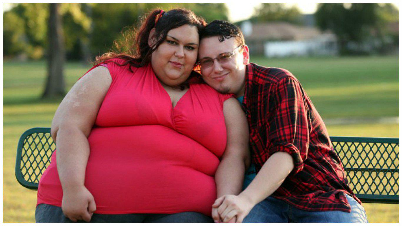 Mujer quiere ser la más obesa del mundo porque su novio la desea así (FOTOS)