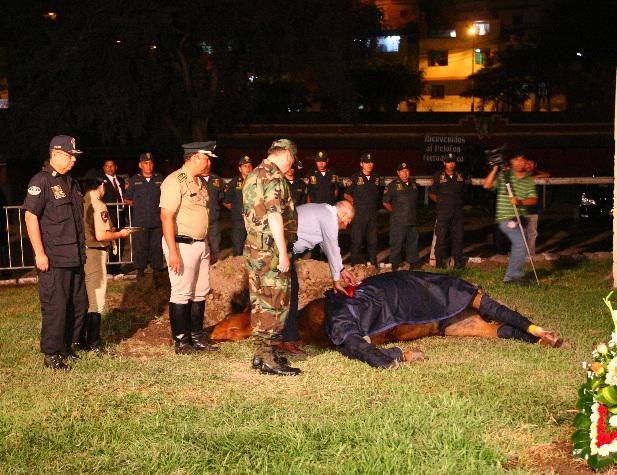 Caballos de la PNP tendrán ahora equipos "robocop"